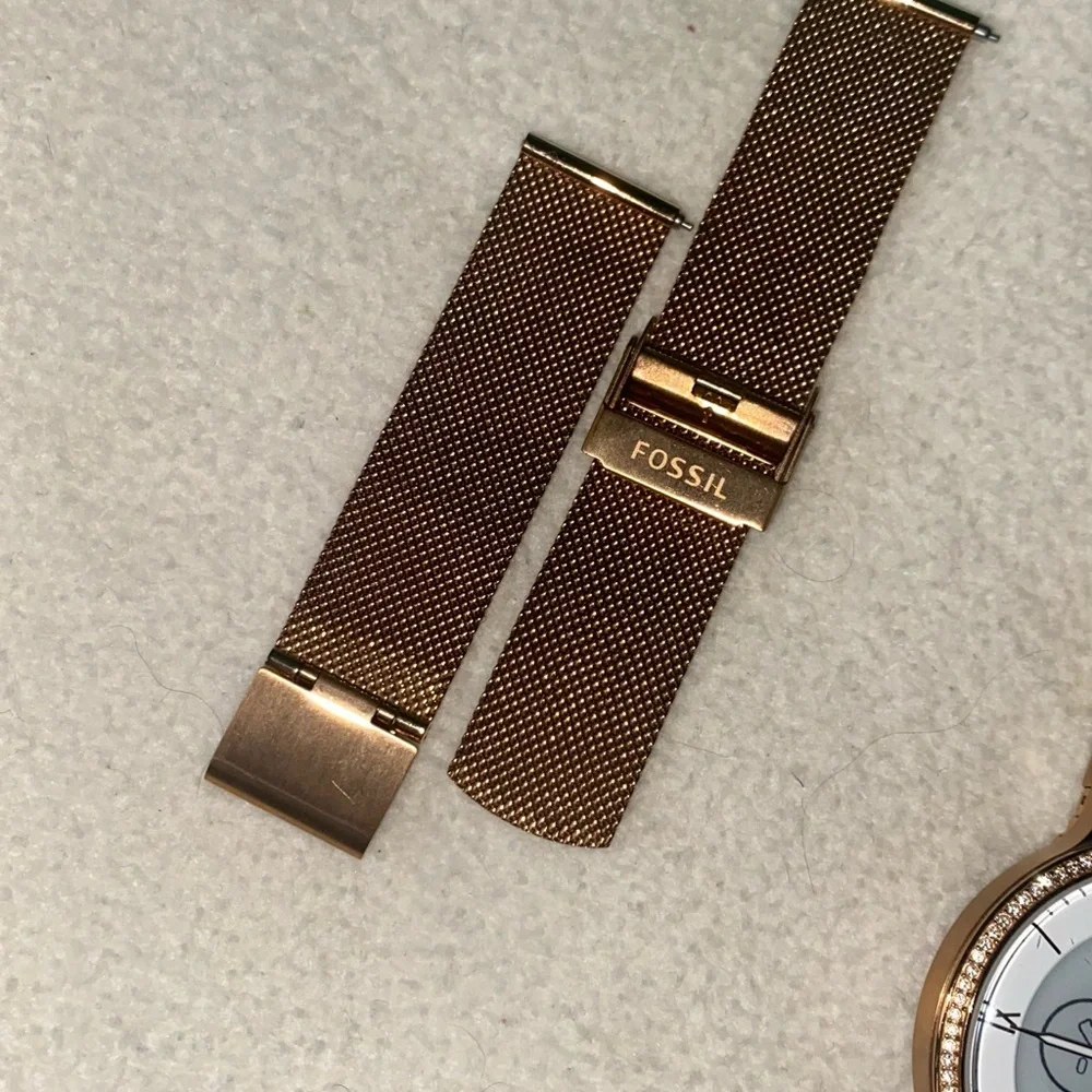 Fossil Rose Gold Hybrid HR watch + 2 additional straps
